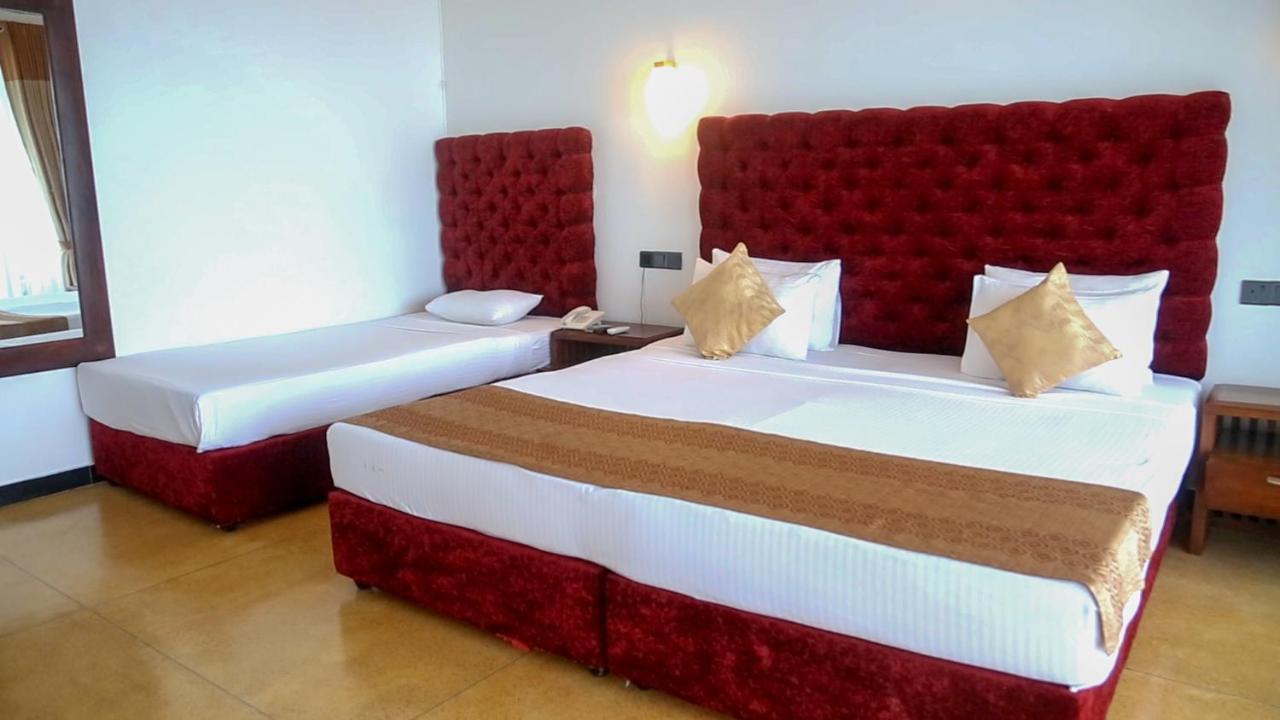 Samudra Beach Resort Tangalle Exterior photo